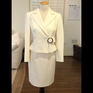Perfect white power suit -6p Tahari